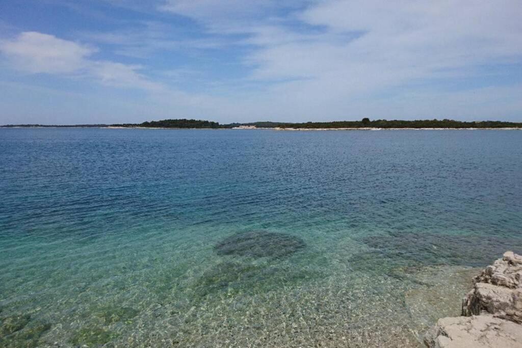 Apartment Vesna For 2, Free Parking And Wi-Fi Πούλα Εξωτερικό φωτογραφία