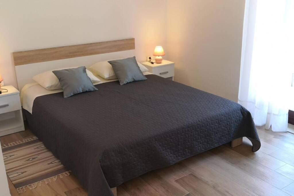 Apartment Vesna For 2, Free Parking And Wi-Fi Πούλα Εξωτερικό φωτογραφία