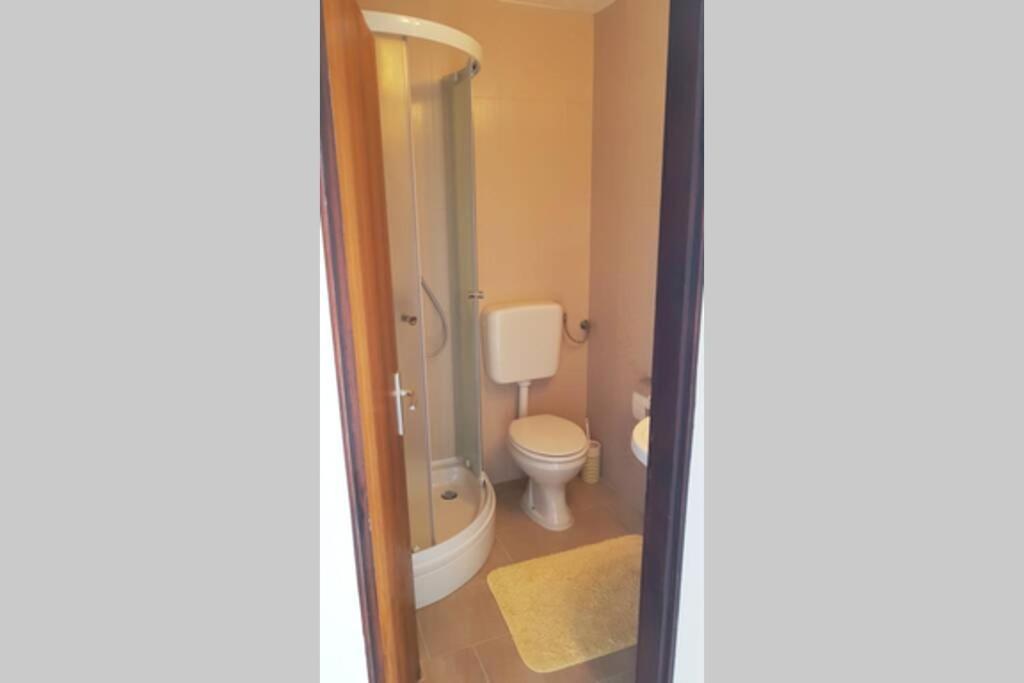 Apartment Vesna For 2, Free Parking And Wi-Fi Πούλα Εξωτερικό φωτογραφία